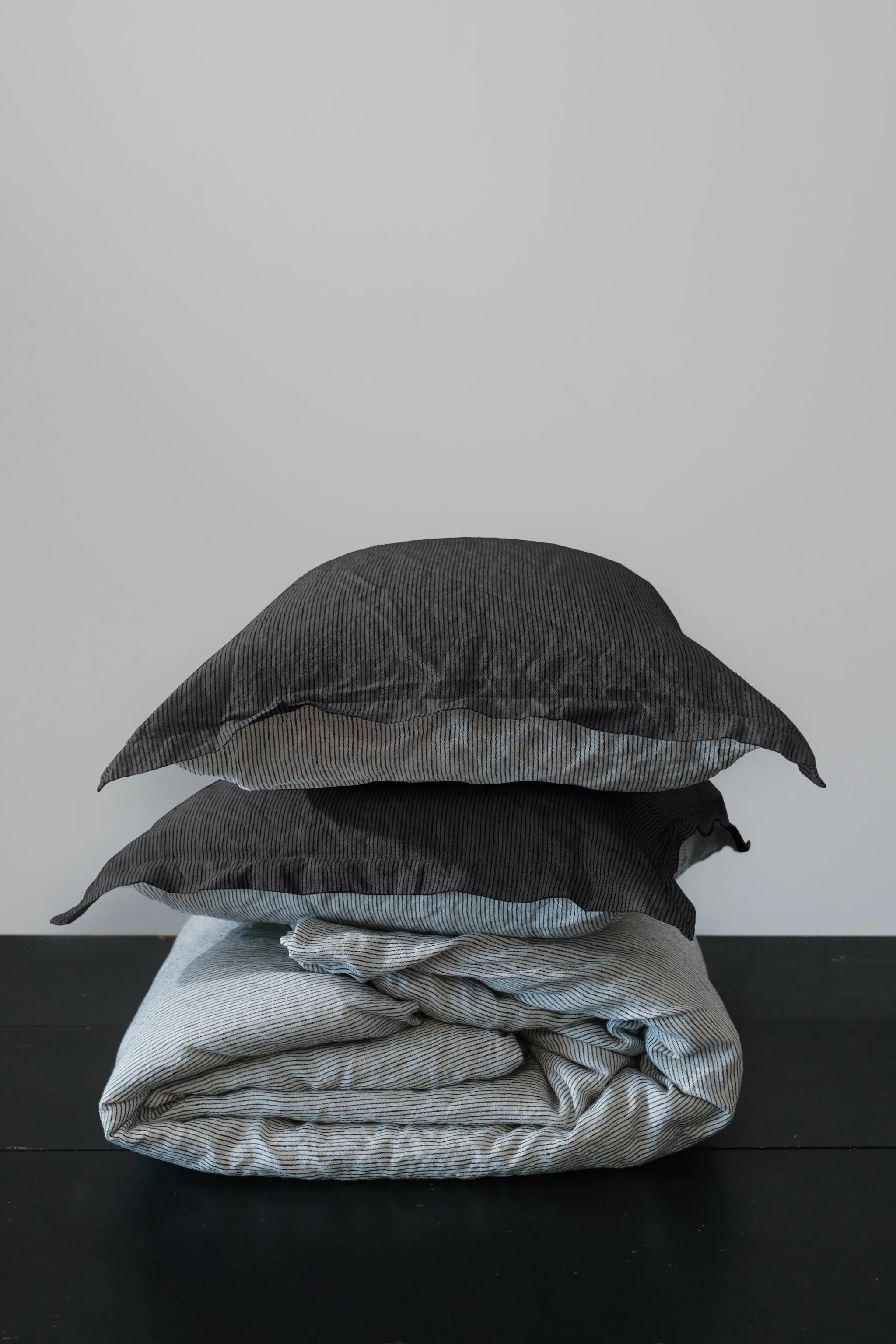 DUVET COVER SET - CHARCOAL   INK PINSTRIPE